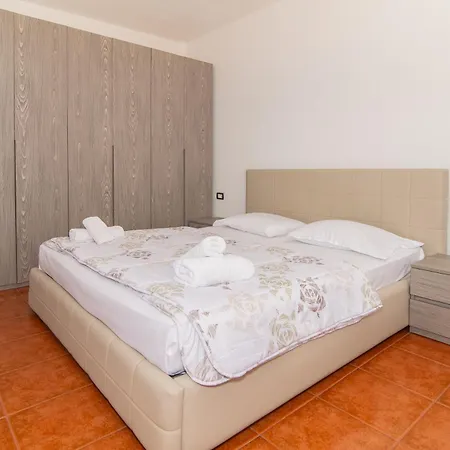 Taiwan Center * تيرانا